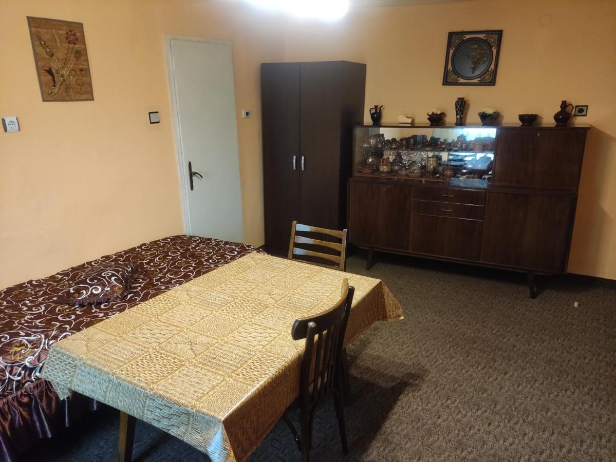 Holiday Home Lyubovo Gabrovo Exterior photo