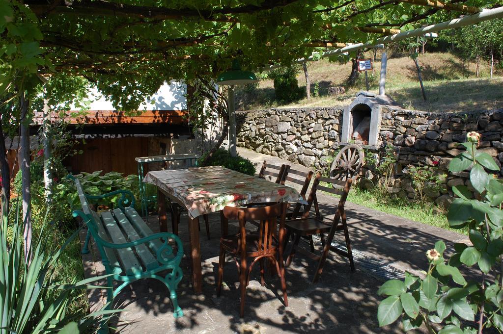 Holiday Home Lyubovo Gabrovo Exterior photo